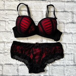 Red & Black Corset Floral Lace Intimate Set 34B/Medium NWOT